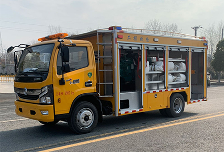 自走式應(yīng)急排水車